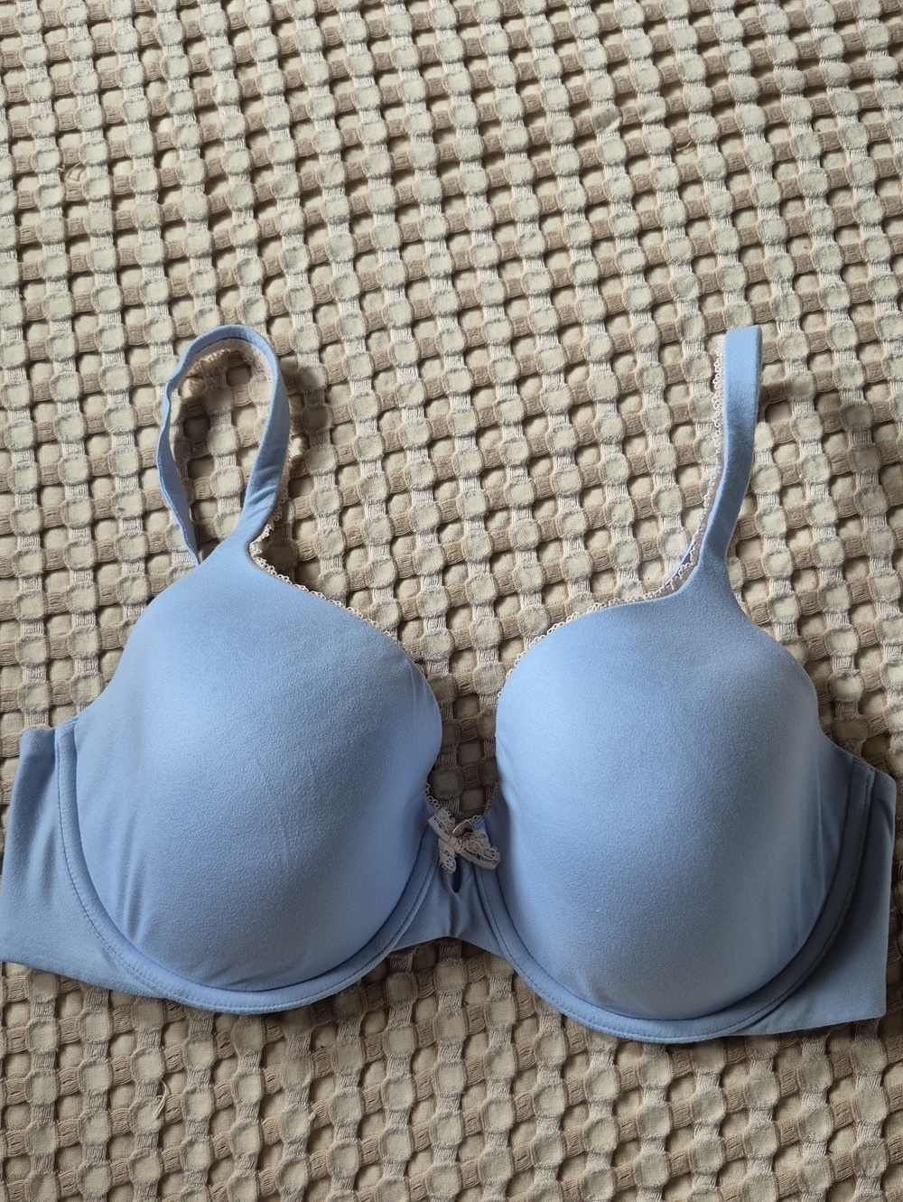 Victoria's Secret Body By  Victoria Perfect Coverage Bra